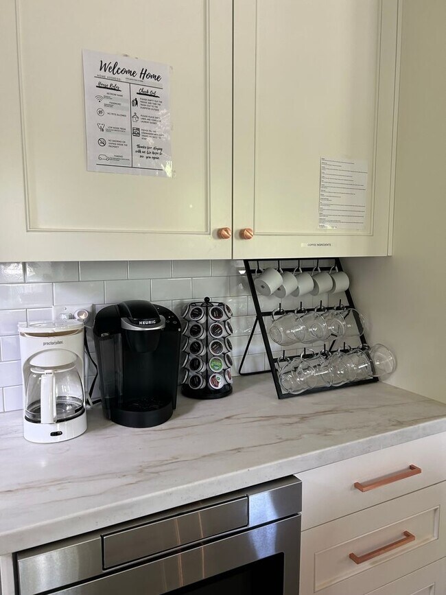 Foto del edificio - 6 Bed/2.5 Bathroom house in Provo!