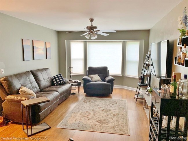 Foto del edificio - 45000 Bayview Dr