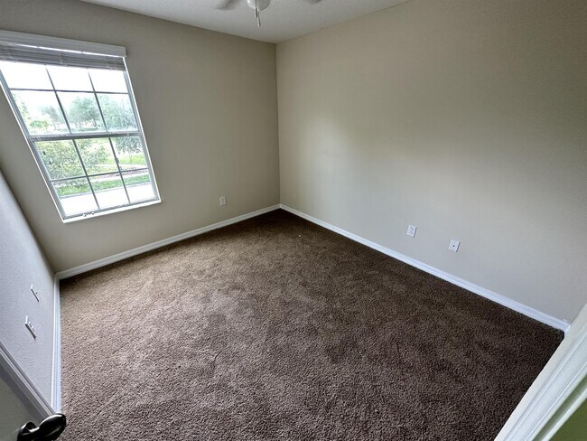 Building Photo - 6825 Sundrop St