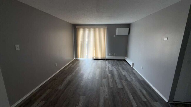 Foto del edificio - 13444 Euclid Ave