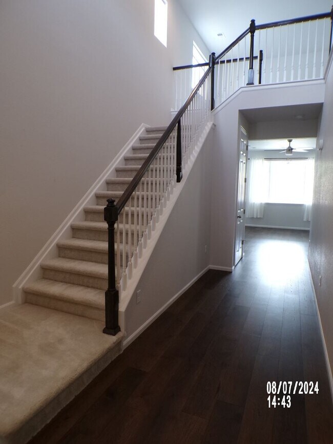 Foto del edificio - Stunning Home in Castle Rock 4Bedrooms 3.5 Bathrooms!