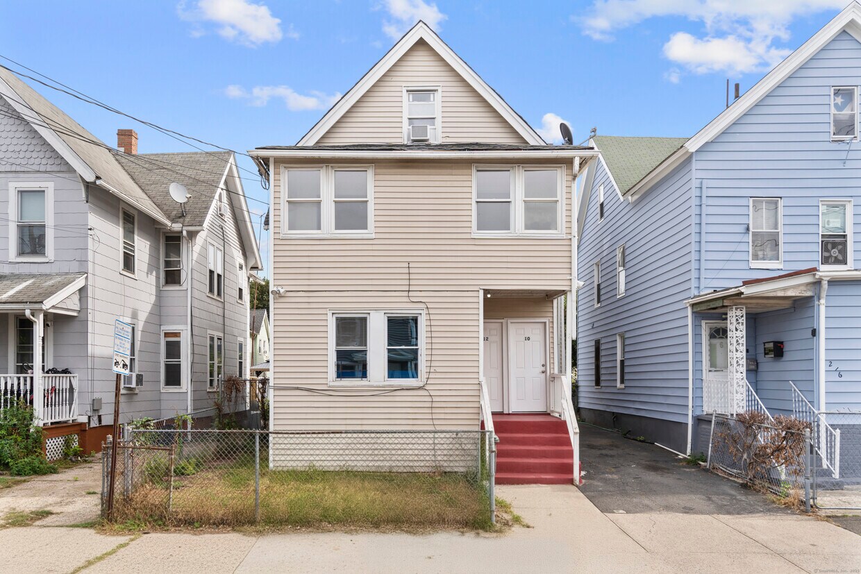 Primary Photo - 10 Clinton Ave