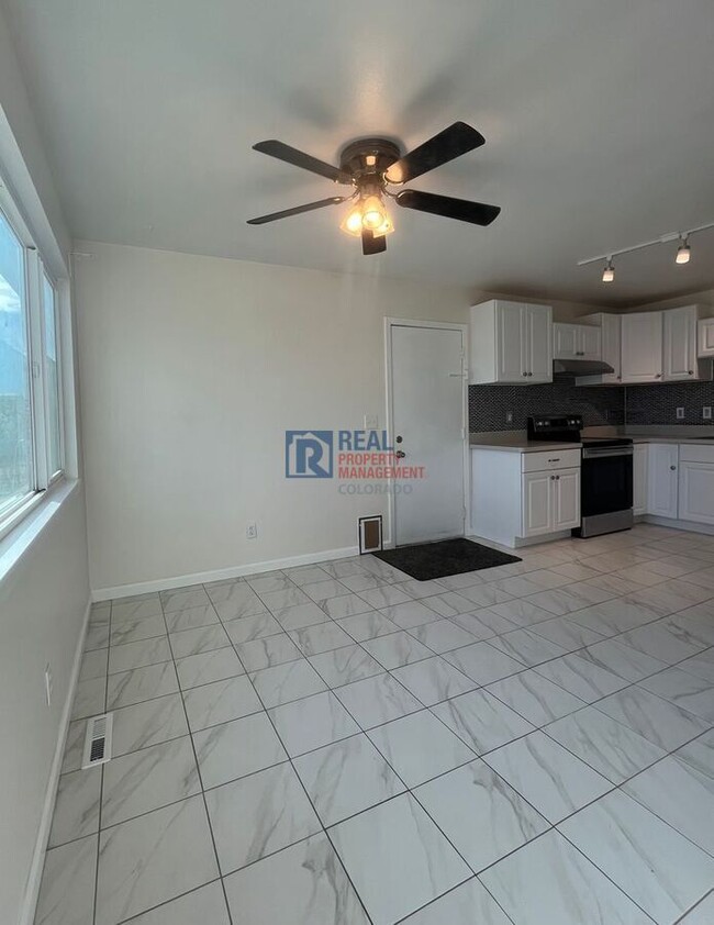 Building Photo - 918 Mesa Ct