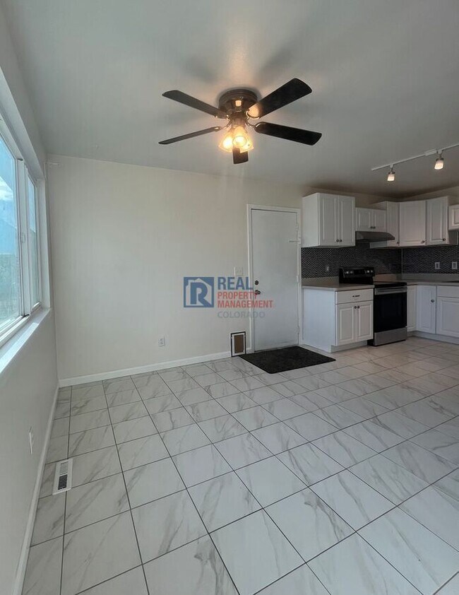 Foto del edificio - 918 Mesa Ct