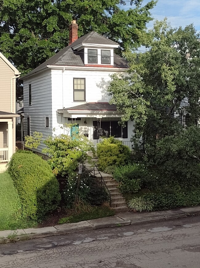 Building Photo - 1361 Hamlet St