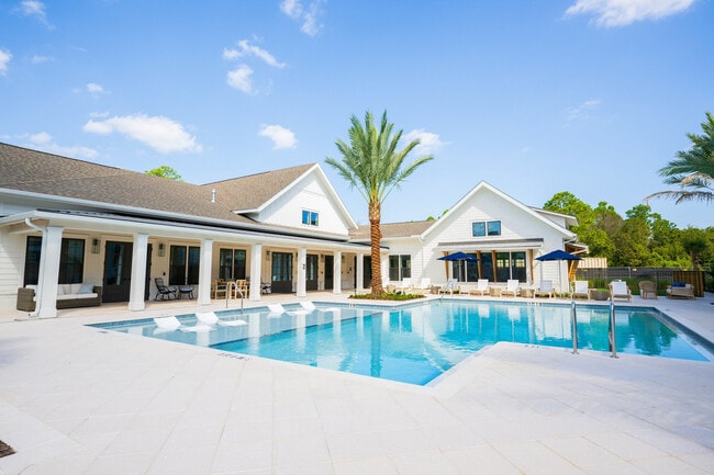 Building Photo - Olea Beach Haven