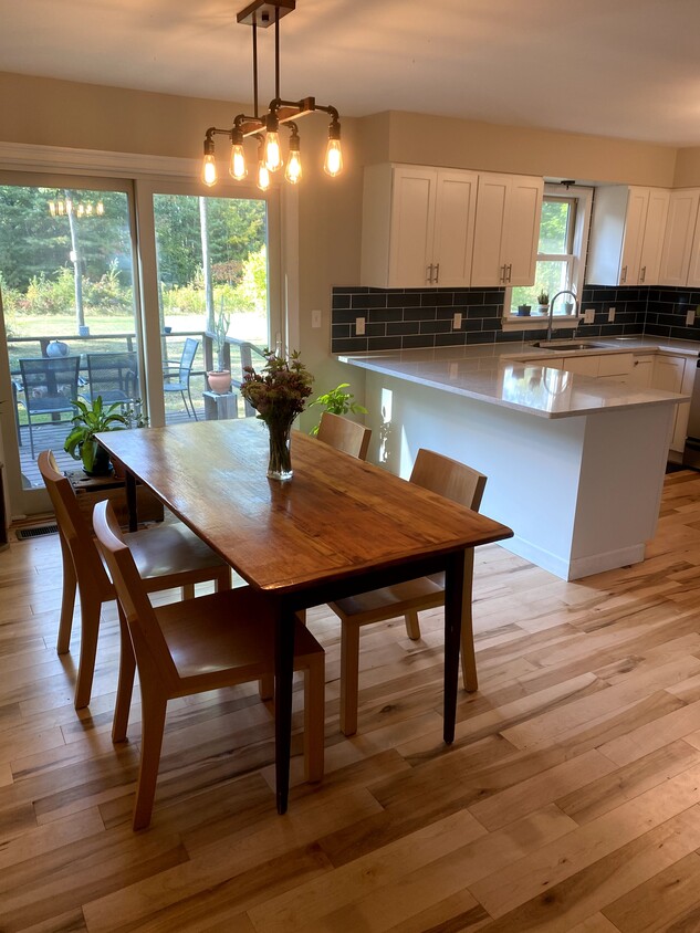 Dinning Room / Kitchen - 415 Sunderland Woods Rd