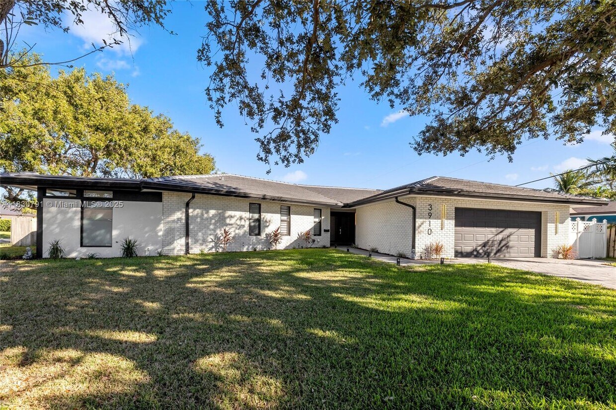 Foto principal - 3910 NE 27th Terrace