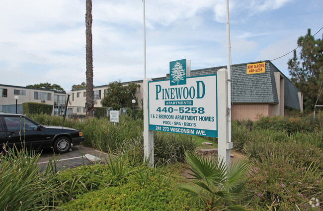 Foto del edificio - Pinewood Apartments