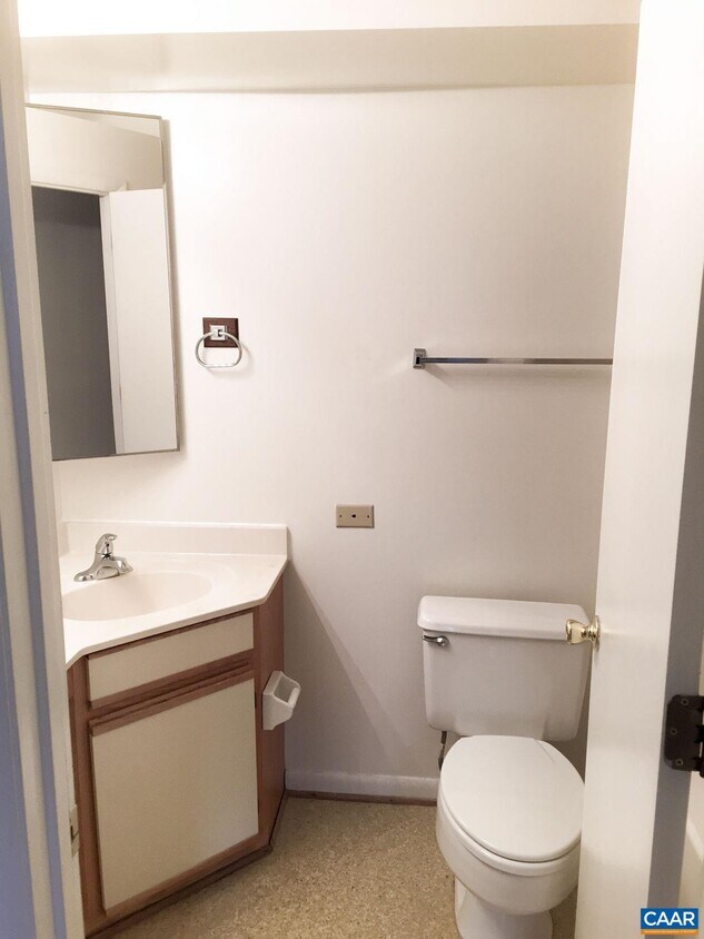 Building Photo - 117 Turtle Creek Rd