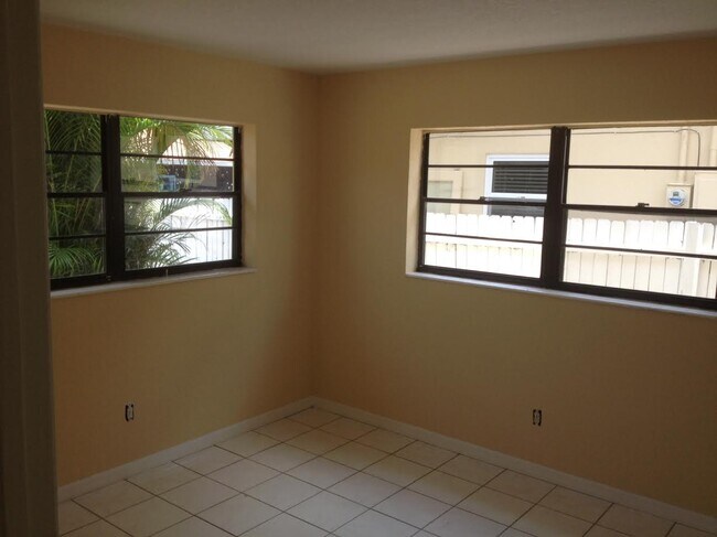 Foto del edificio - 3770 NE 16th Ave