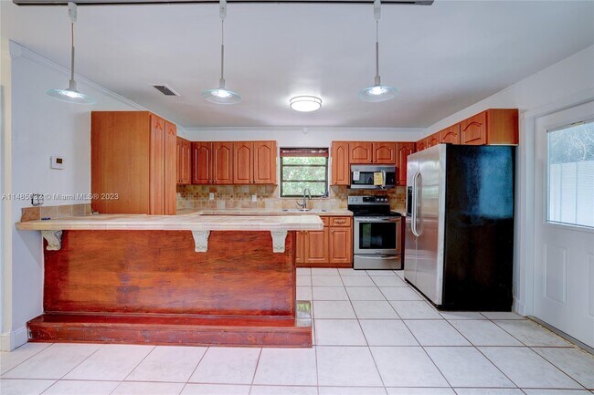 Foto del edificio - 6410 SW 2nd St