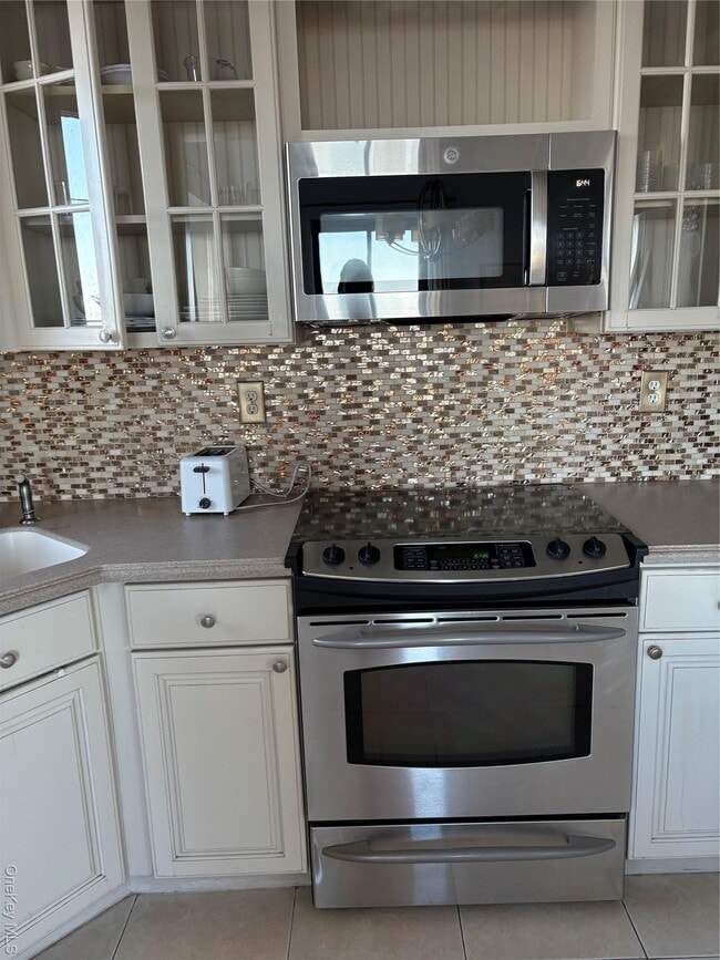 Building Photo - 100 W Broadway