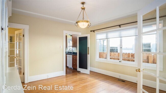 Building Photo - 2 br, 1.5 bath House - 3321 Fernside Drive