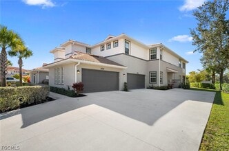 Building Photo - 12000 Santaluz Dr