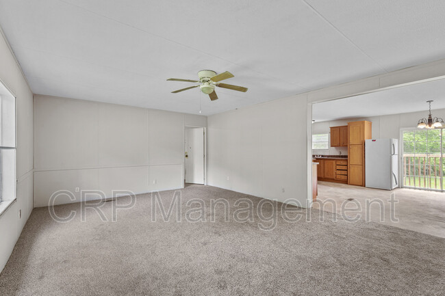 Building Photo - 9 Corral Ln