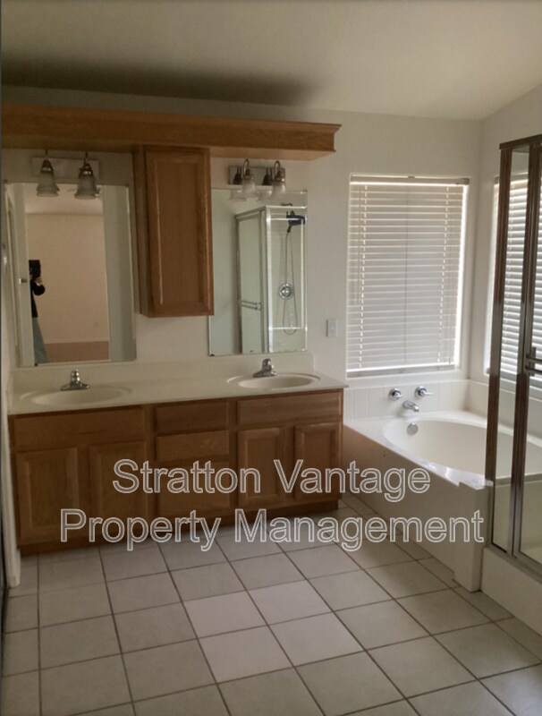 Building Photo - 20269 N 68th Dr