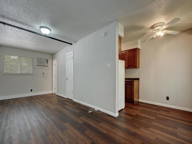 Building Photo - 4712 Depew Ave