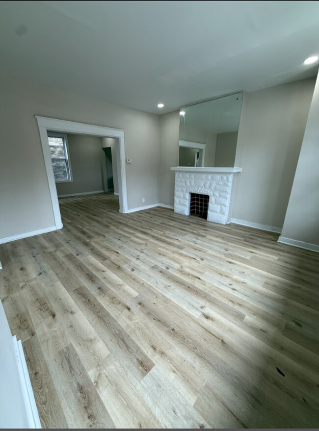 Foto del edificio - Giant, Newly Renovated Home in New Kensington!