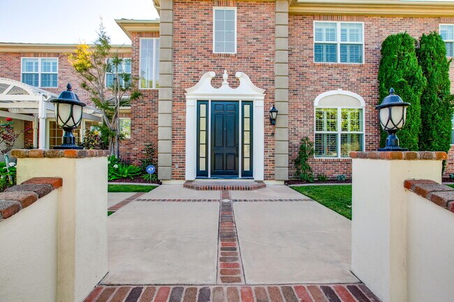 Building Photo - 6315 Keeneland Dr