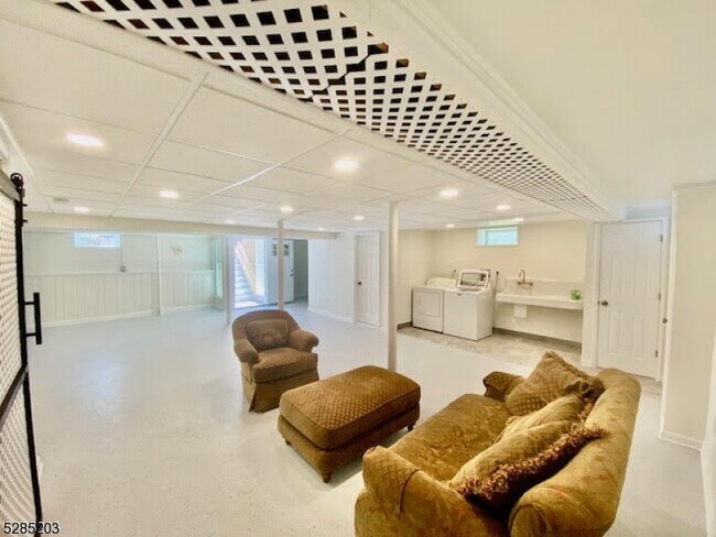 Foto del edificio - 419 Spruce Ave