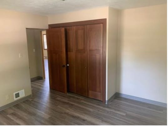 Foto del edificio - 1539 E 9th St