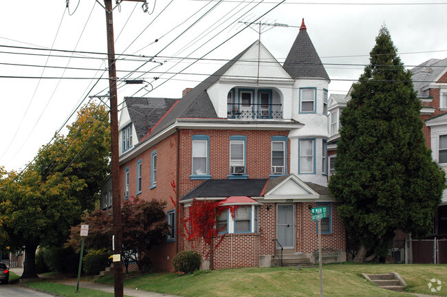 Building Photo - 1029 West Main St