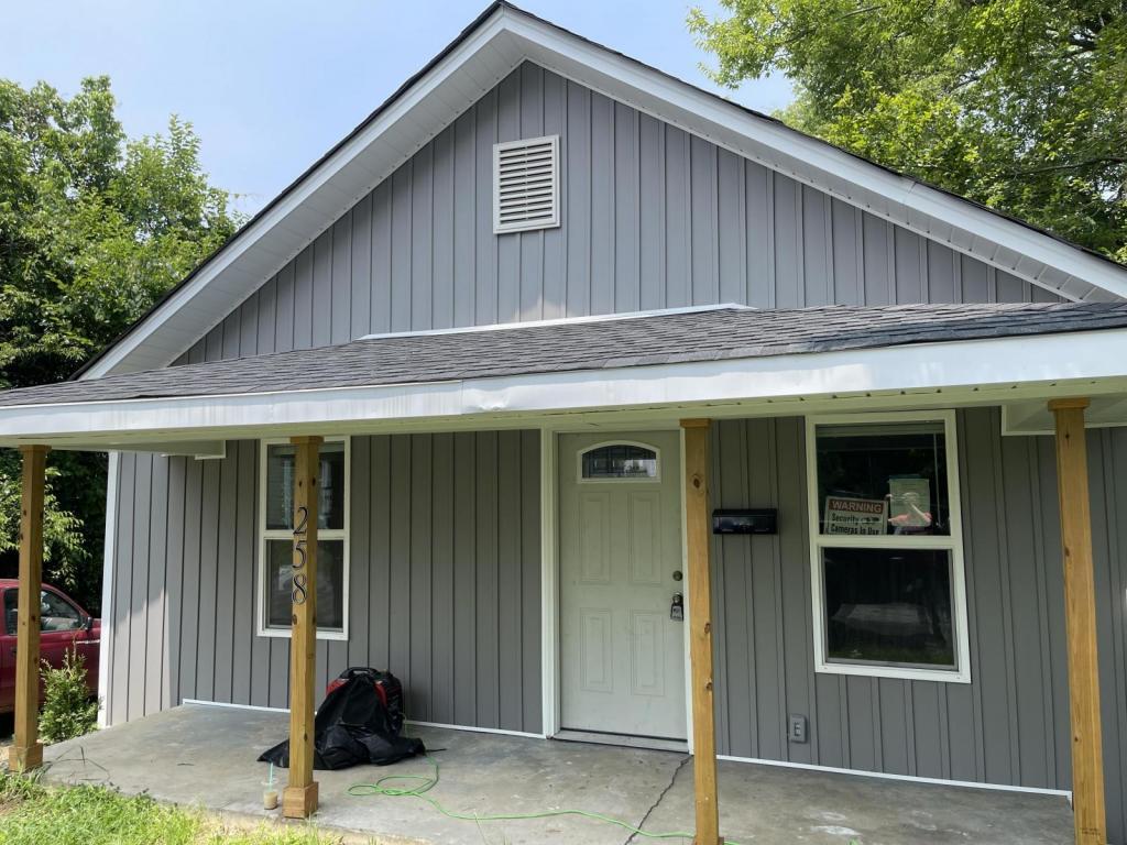 Primary Photo - 258 Hilltop Ave SW