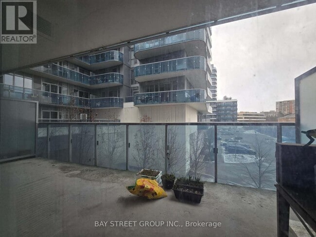 Photo du bâtiment - 9471 Yonge St