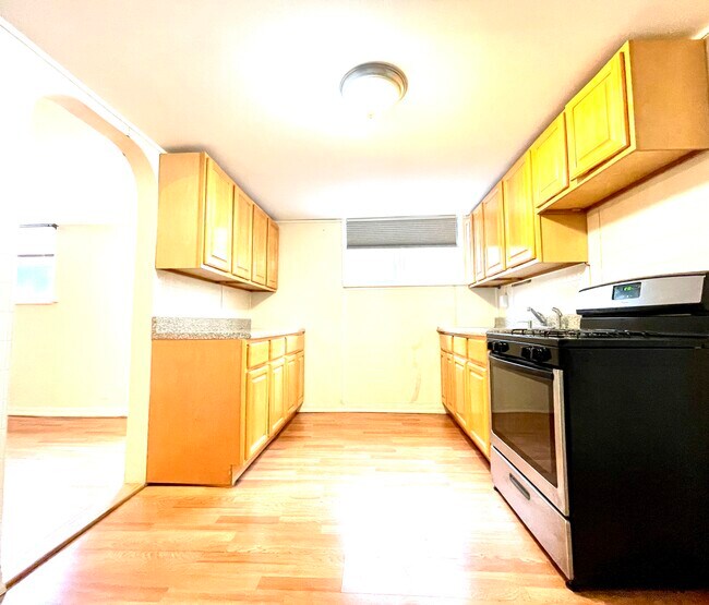 Foto del edificio - 2313 E 1st St