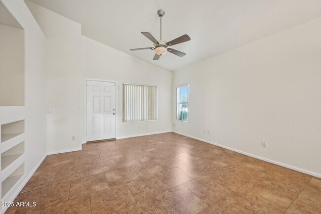 Building Photo - 15649 W Magnolia St