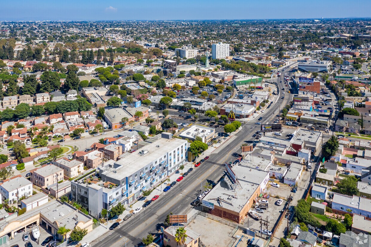 4252 Crenshaw Apartments in Los Angeles, CA Westside Rentals