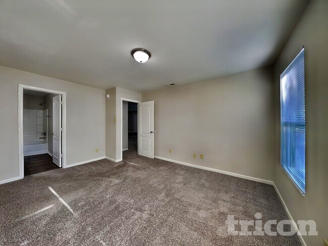 Foto del edificio - 2336 Blackthorn Dr