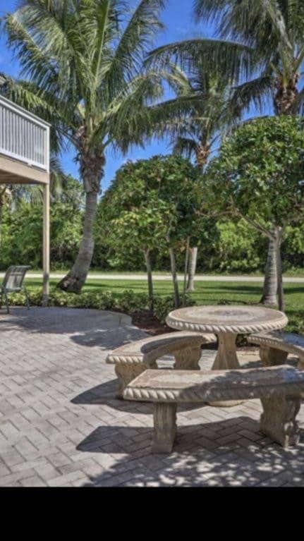 Building Photo - 2507 N Ocean Dr