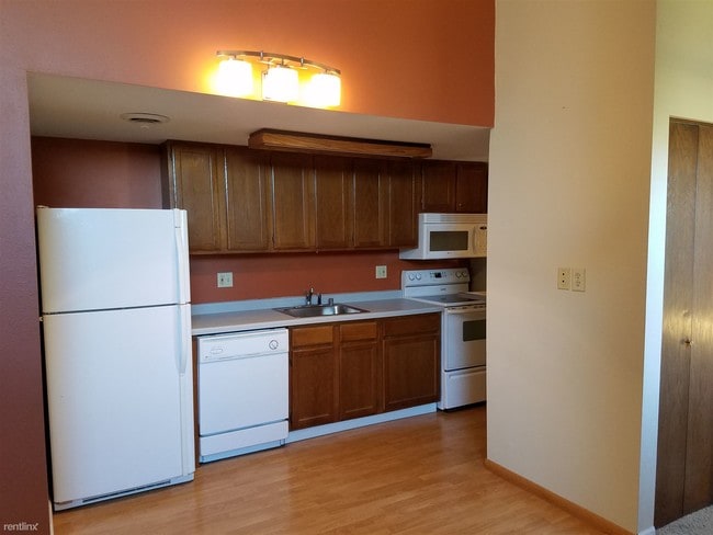 Building Photo - 523 D'onofrio Dr