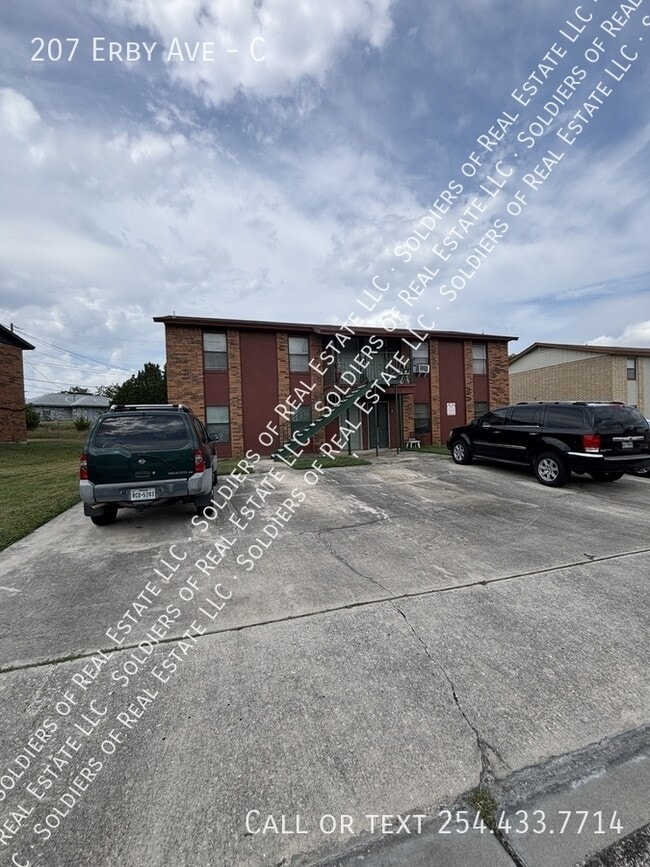 Building Photo - 207 Erby Ave