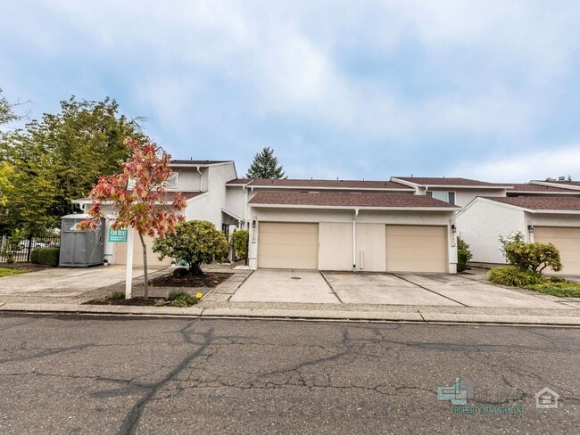 Building Photo - Inviting 2-Bedroom, 2.5 Bathroom Home in G...