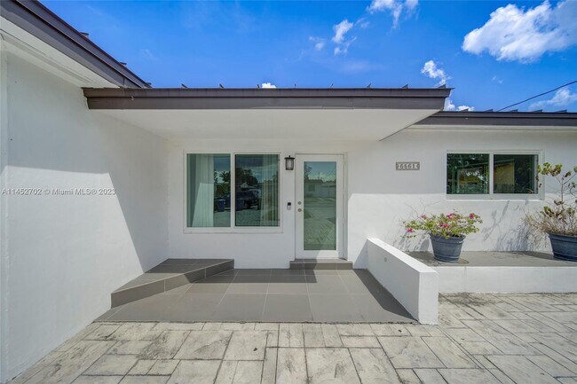 Foto del edificio - 6561 SW 30th St