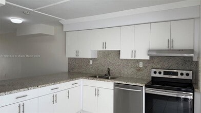 Building Photo - 20118 SW 123rd Dr