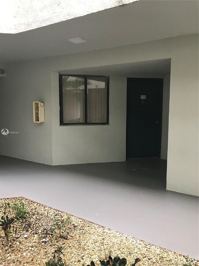 Foto del edificio - 8205 SW 152nd Ave