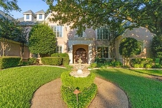 Building Photo - 1713 Broadmoor Dr