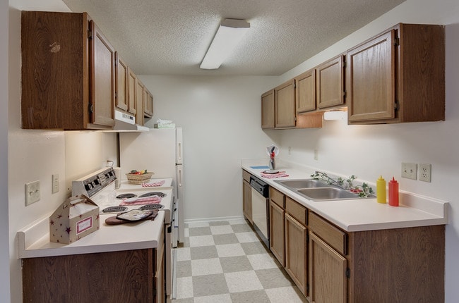 Building Photo - Rocky Creek