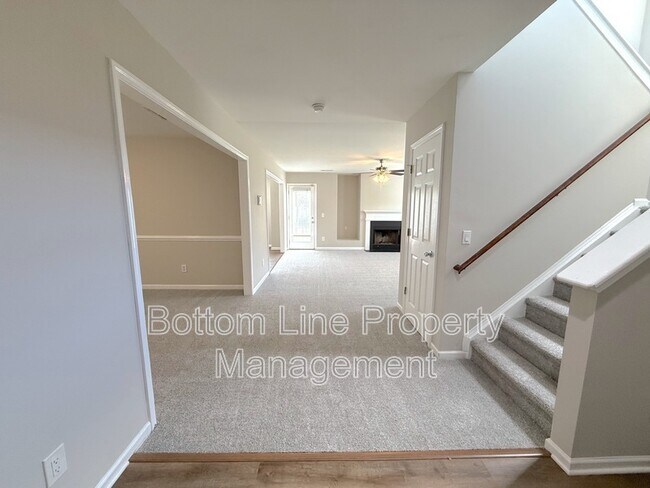 Building Photo - 4133 Robinwood Dr