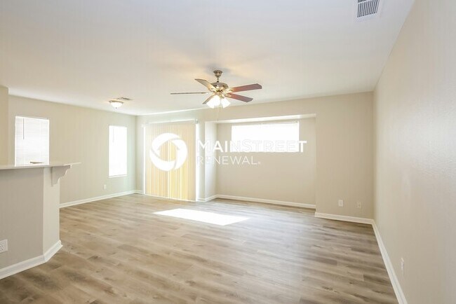 Foto del edificio - 3 Bedroom Pet-Friendly Home in NORTH LAS V...