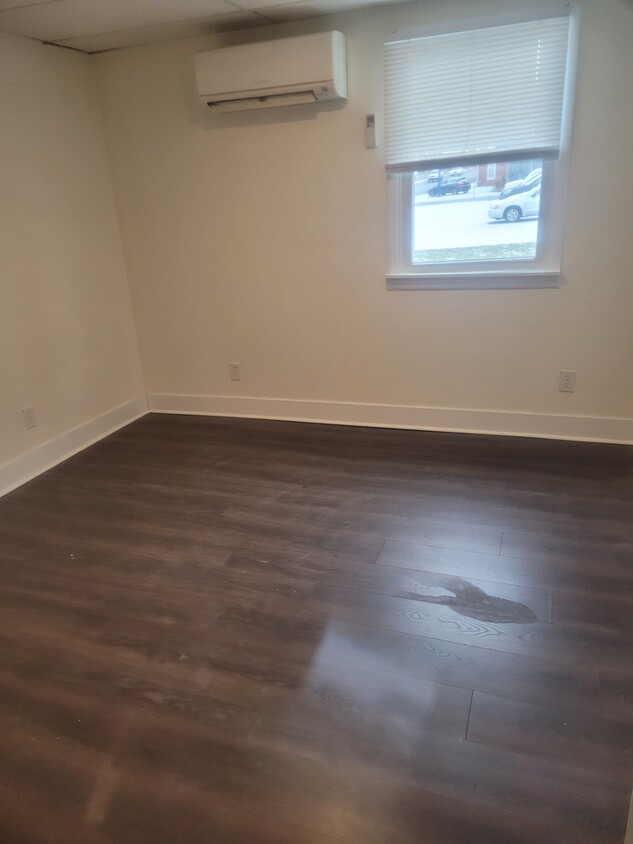 Foto principal - 212 W Main St