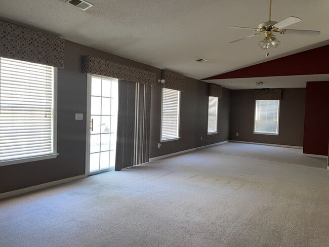 Building Photo - 112 Rivers Edge Dr