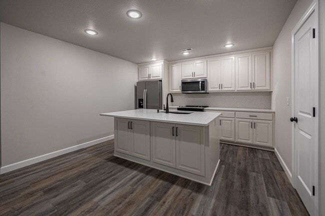 Building Photo - 373 SE 95th Rd