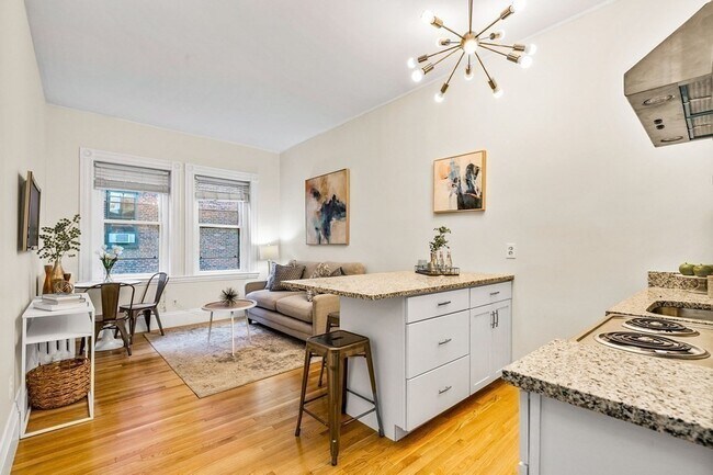 Building Photo - 481 Beacon St