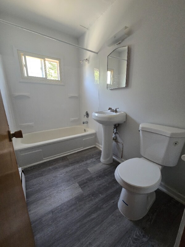 Foto del edificio - 6166 S Packard Ave