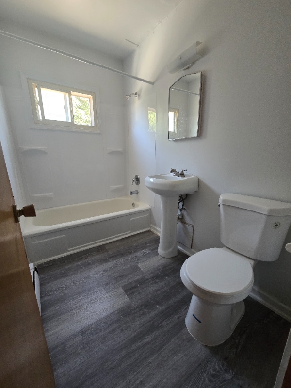 Building Photo - 6166 S Packard Ave